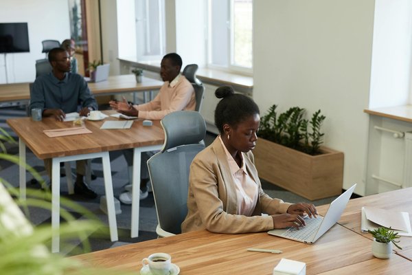 Découvrez les Forces et Faiblesses : Une Exploration des Bénéfices et Contraintes de l'Analyse SWOT